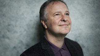 012 - Sakari Oramo April 2023 credits to Benjamin Ealovega.jpg