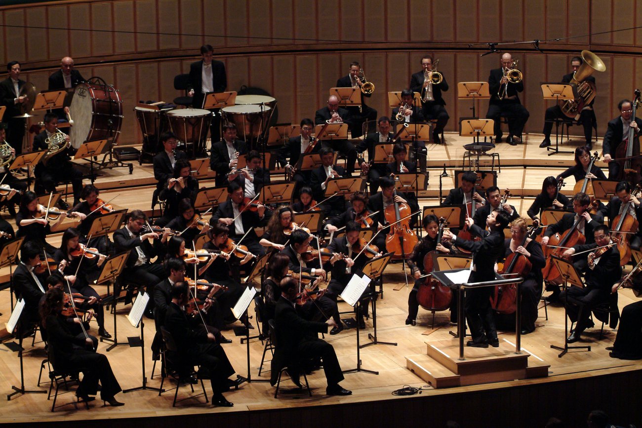 Singapore symphony orchestra deals instruments