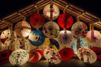 Japanese umbrellas ©Pexels